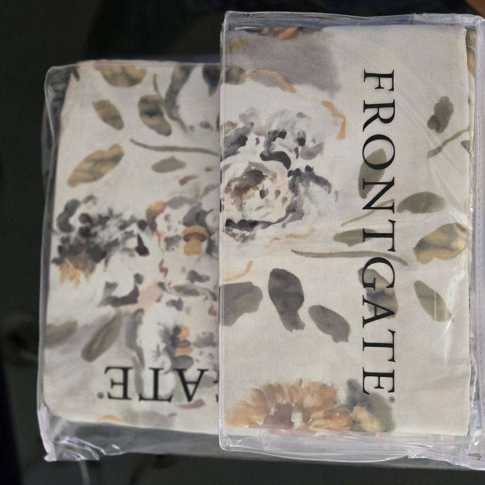 Frontgate Floral Duvet Cover Set - Cream and Gray Madw In Italy - Picture 8 of 8